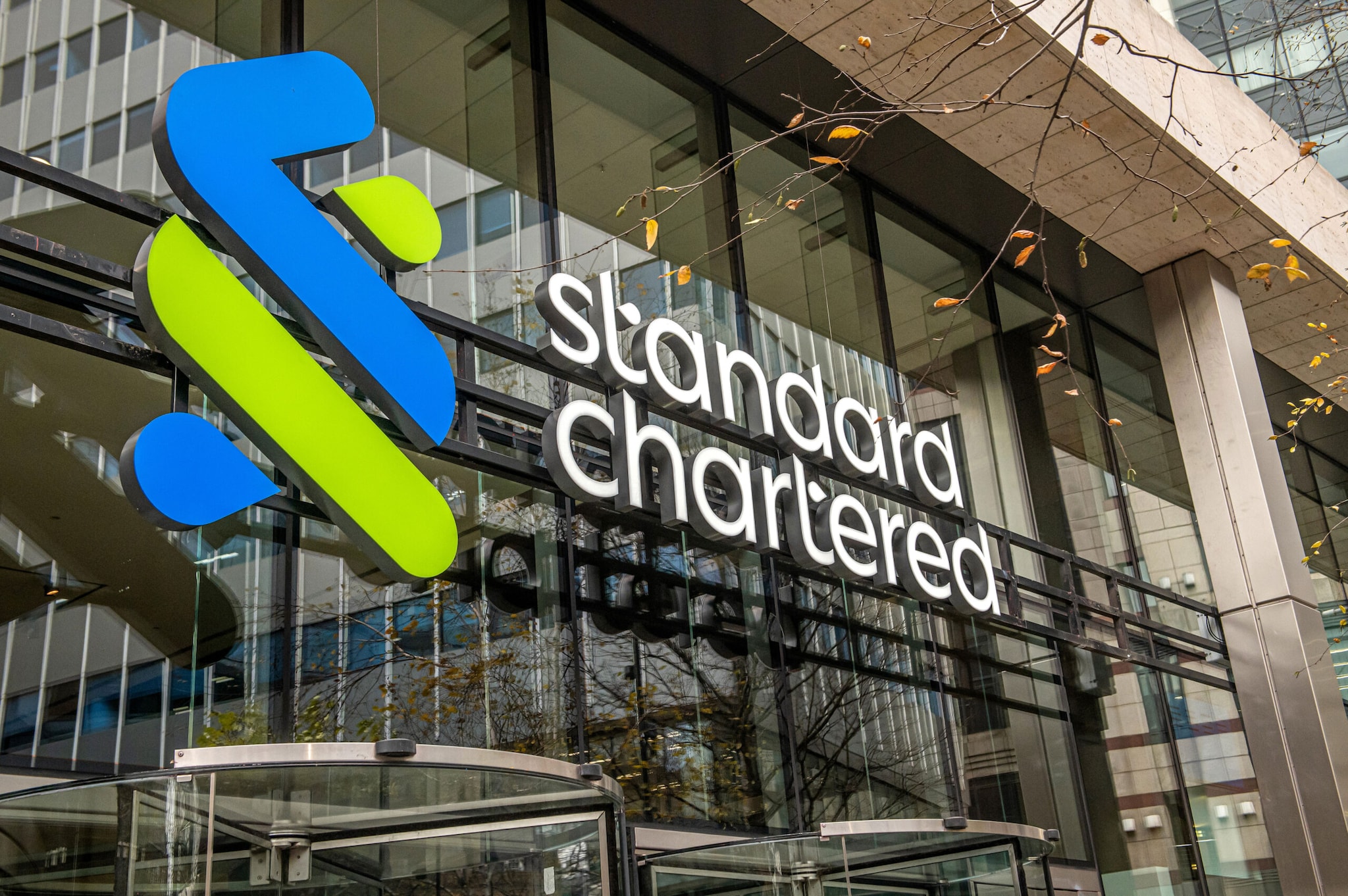 Director Salary Standard Chartered London